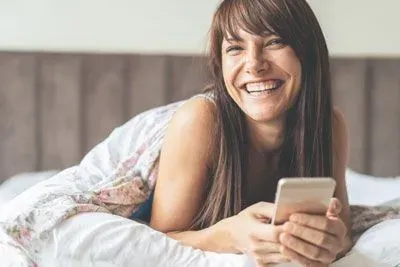 10 Funny Tinder Lines That Get Responses